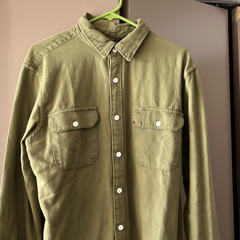 Large Men’s Levi’s Button Down